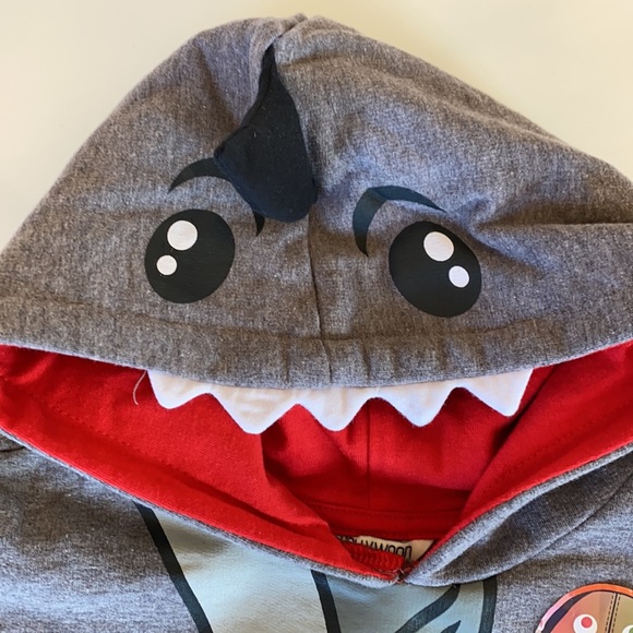SHARK sweatshirt.  BRAND NEW. - Picture 5 of 9